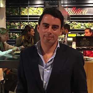 CARLOS ARÉVALO, <br>Director Comercial de Pastelería Mallorca